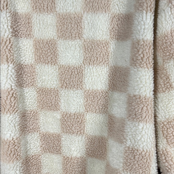 Wild Rose checkered cream/tan faux Sherpa jacket size L - Picture 9 of 10